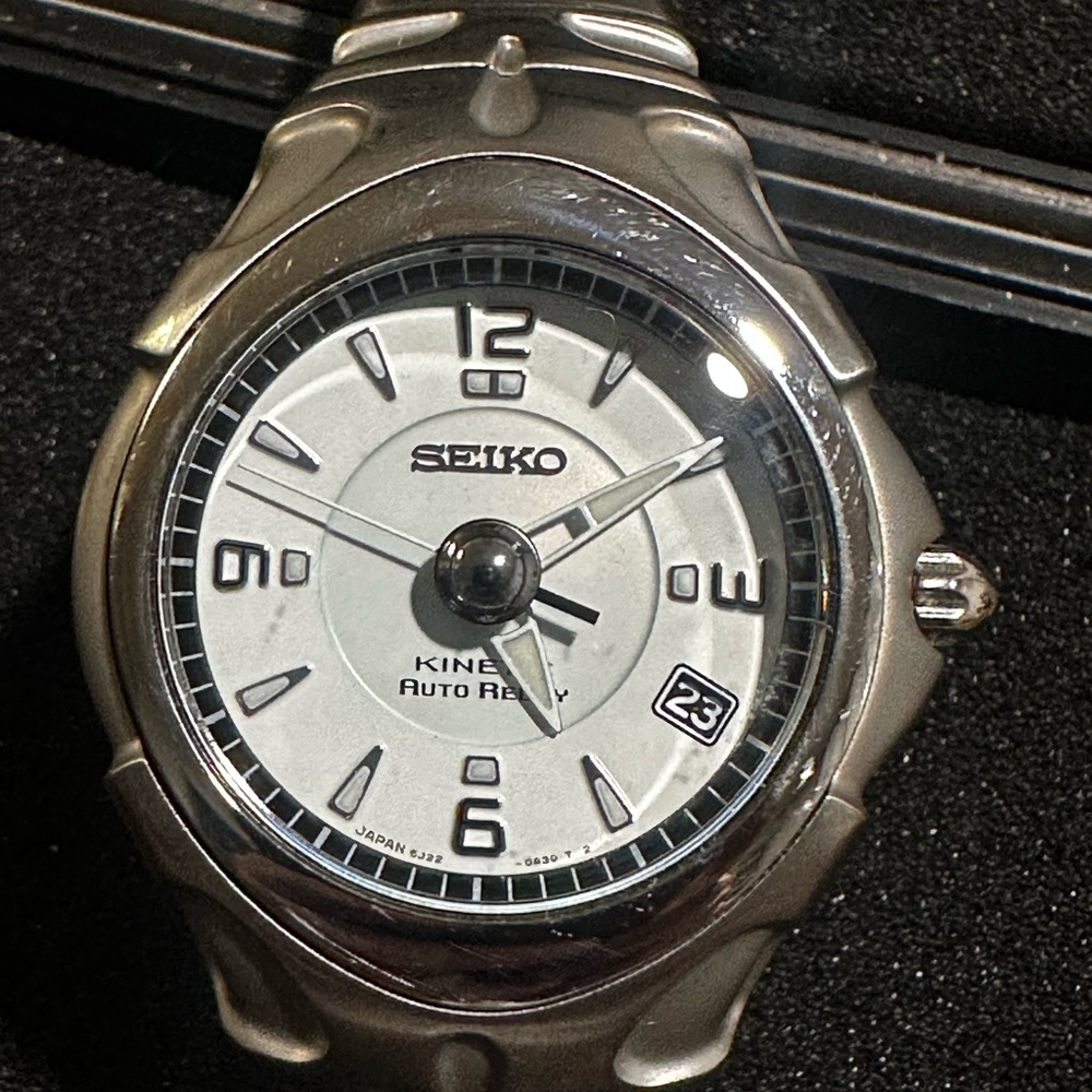 SEIKO KINETIC® Cal. 5J22/5J32 gently used but a couple of times.